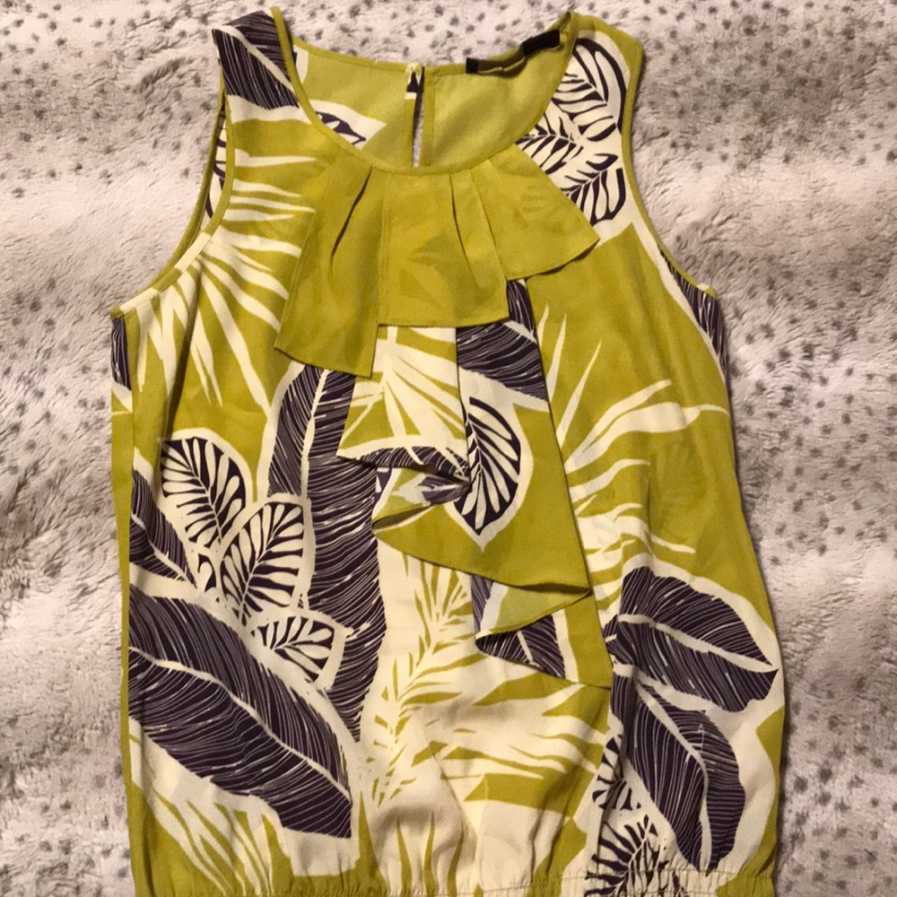 Women’s New Limited Sleeveless Blouse Size XS